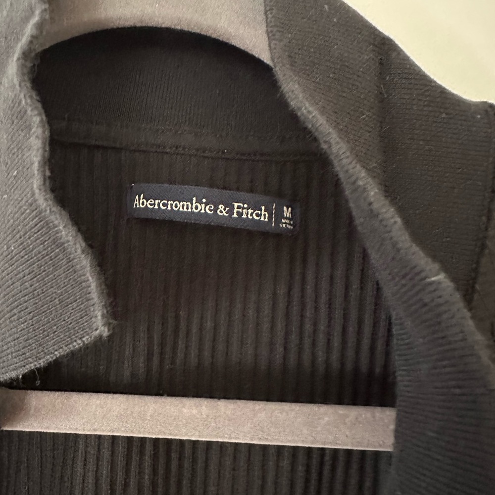 Abercrombie & Fitch Black Ribbed Short-Sleeve Button Top - Picture 3 of 4